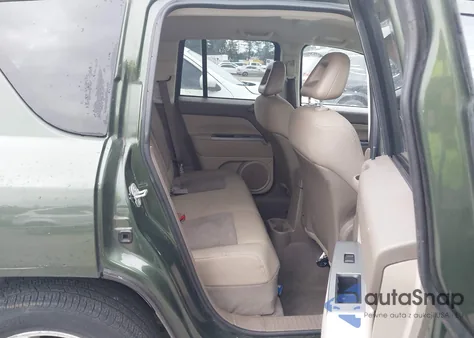 2007 Jeep Compass Sport z USA, uszkodzony, nr VIN 1J8FF47W77D136681